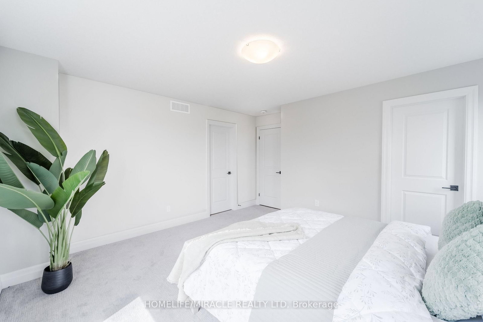 245 Tamarack Boulevard • Woodstock, ON photo 41