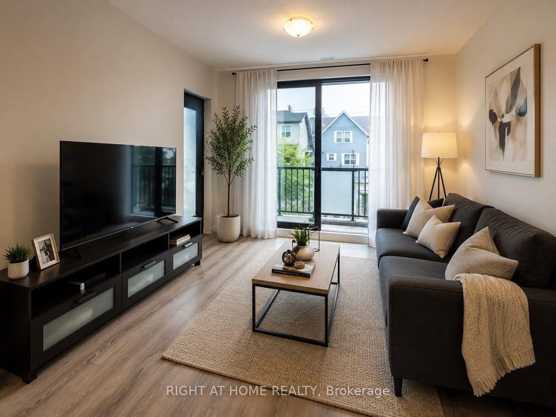 103 - 690 King Street W