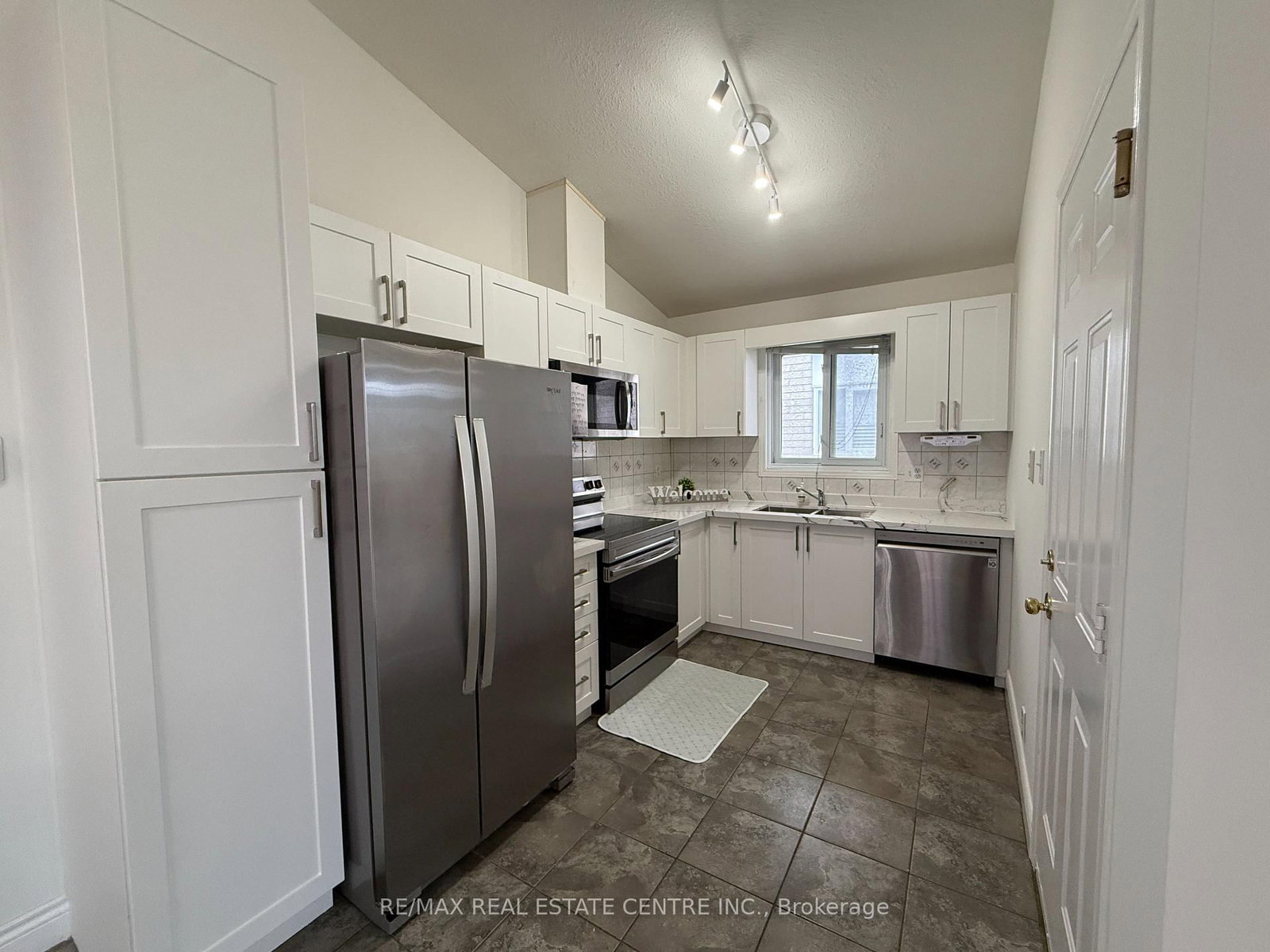 168 Copper Leaf Street • Kitchener, ON photo 4