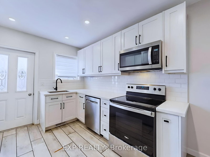 Main - 200 WATERLOO Avenue