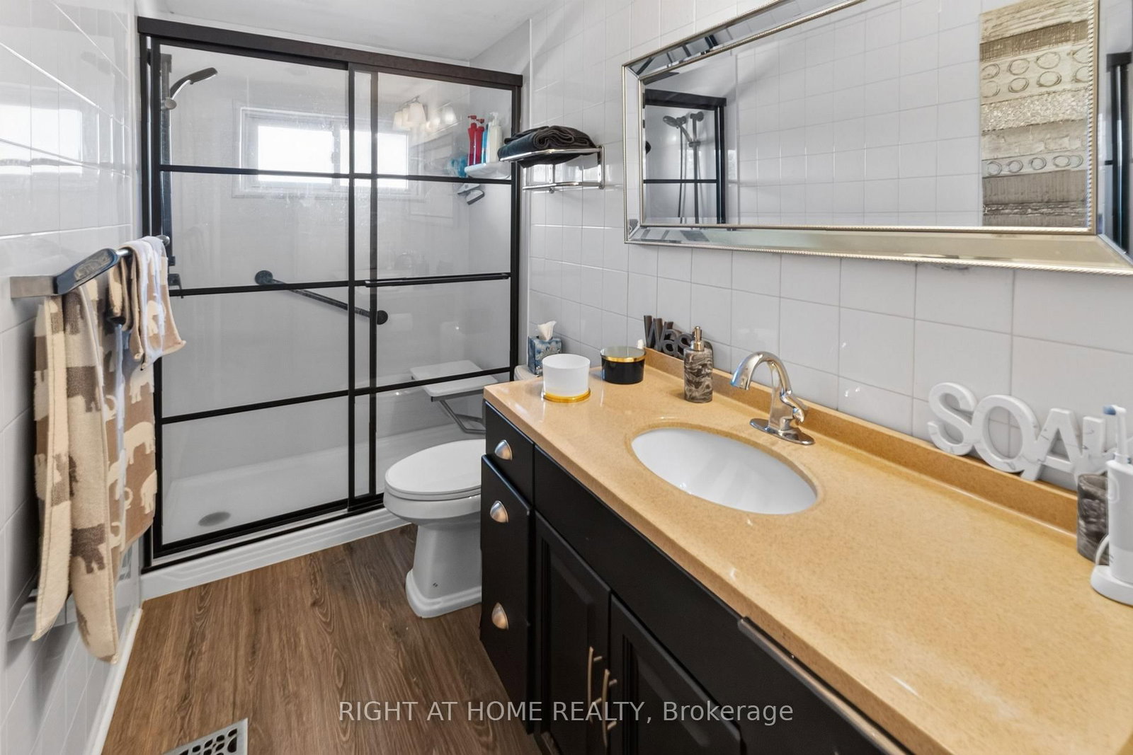 366 Burlington Crescent • London South, ON photo 15