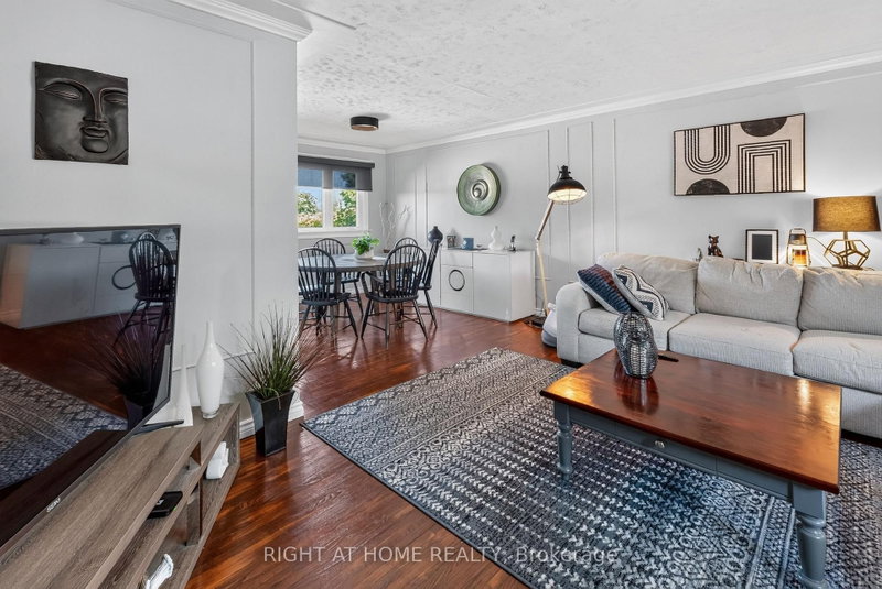 366 Burlington Crescent