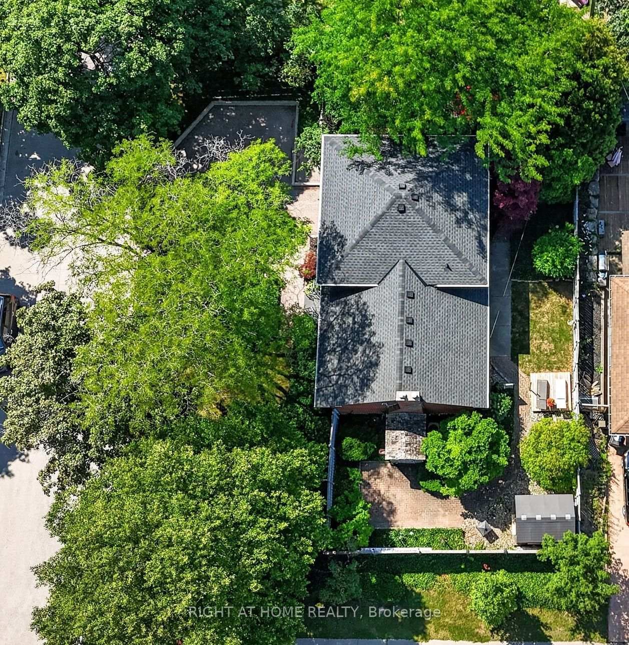 366 Burlington Crescent • London South, ON photo 33