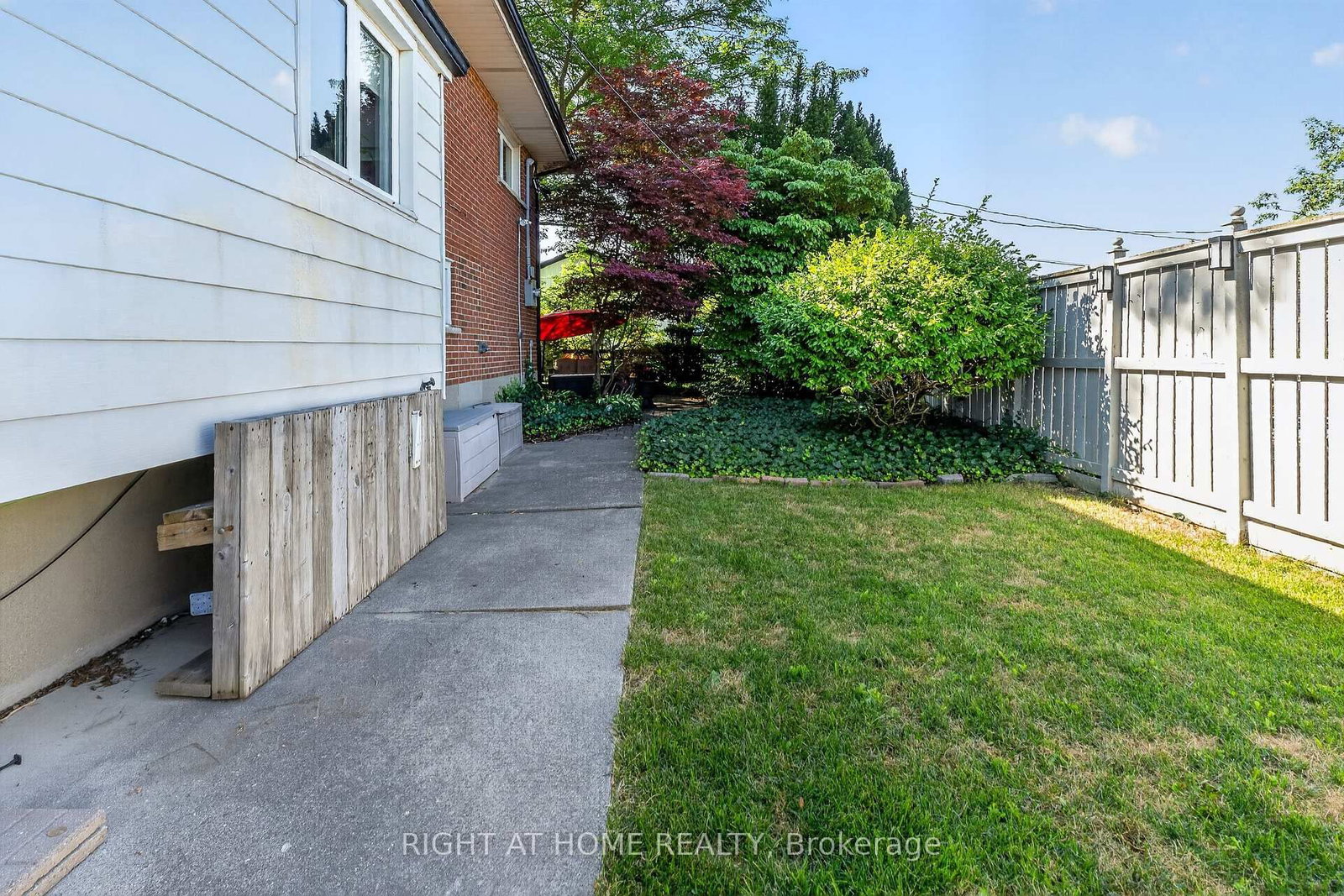 366 Burlington Crescent • London South, ON photo 39