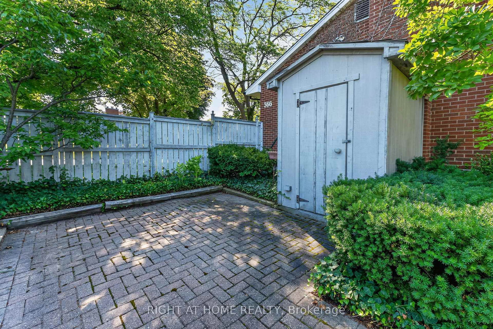 366 Burlington Crescent • London South, ON photo 42