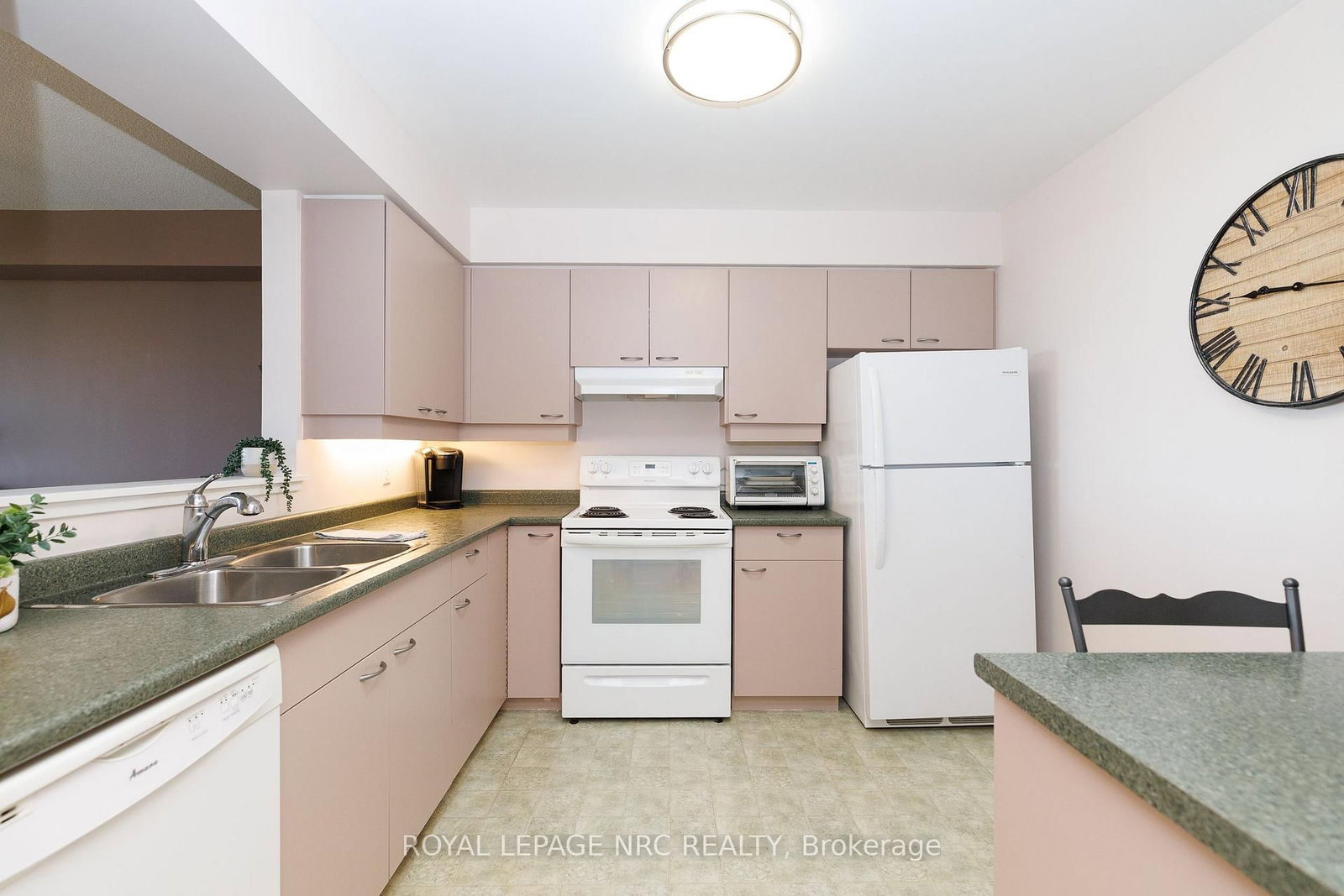 5100 DORCHESTER Road • ##606 • Niagara Falls, ON photo 9