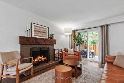 1807 Axminster Court • Ottawa, ON photo 4
