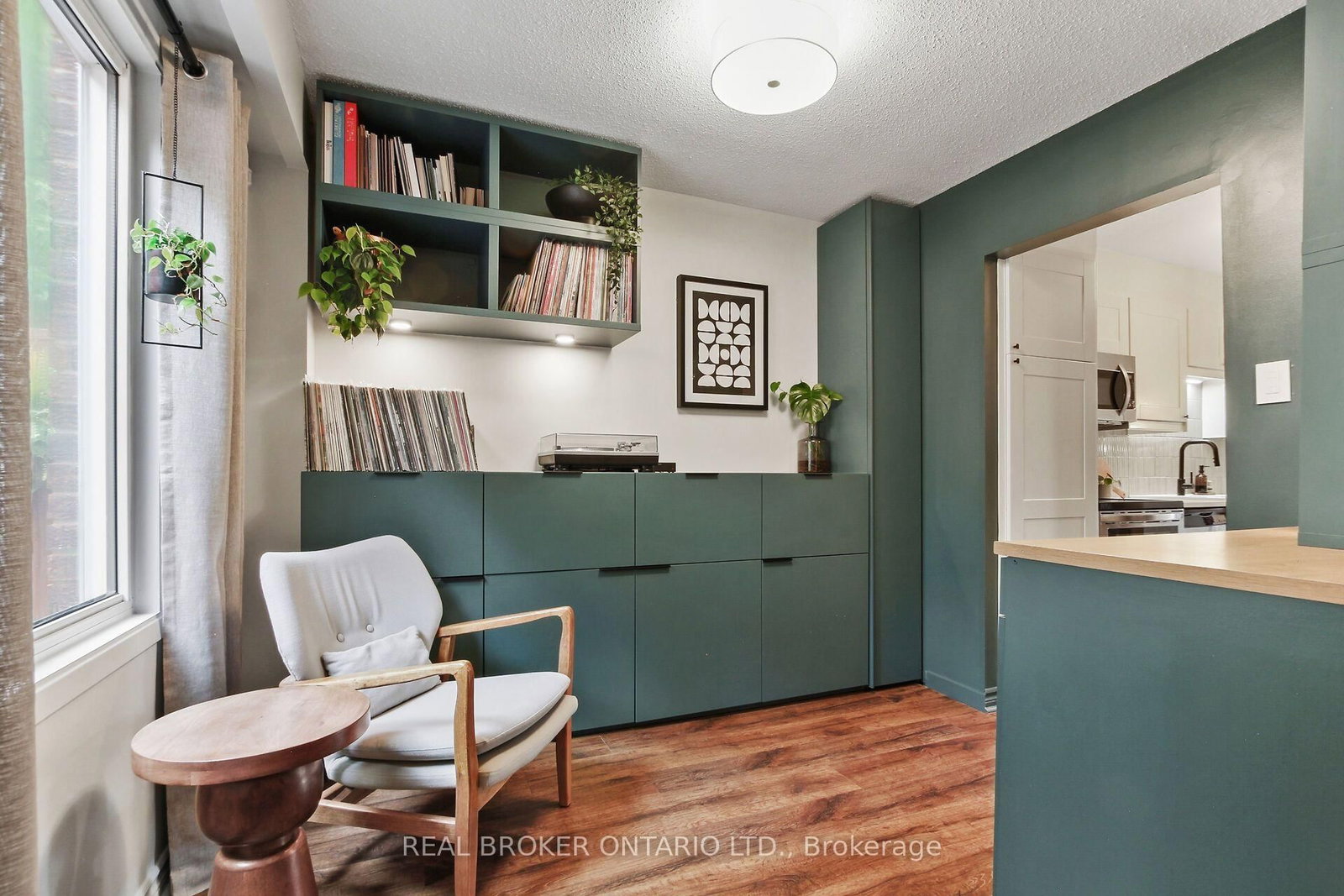 1807 Axminster Court • Ottawa, ON photo 6