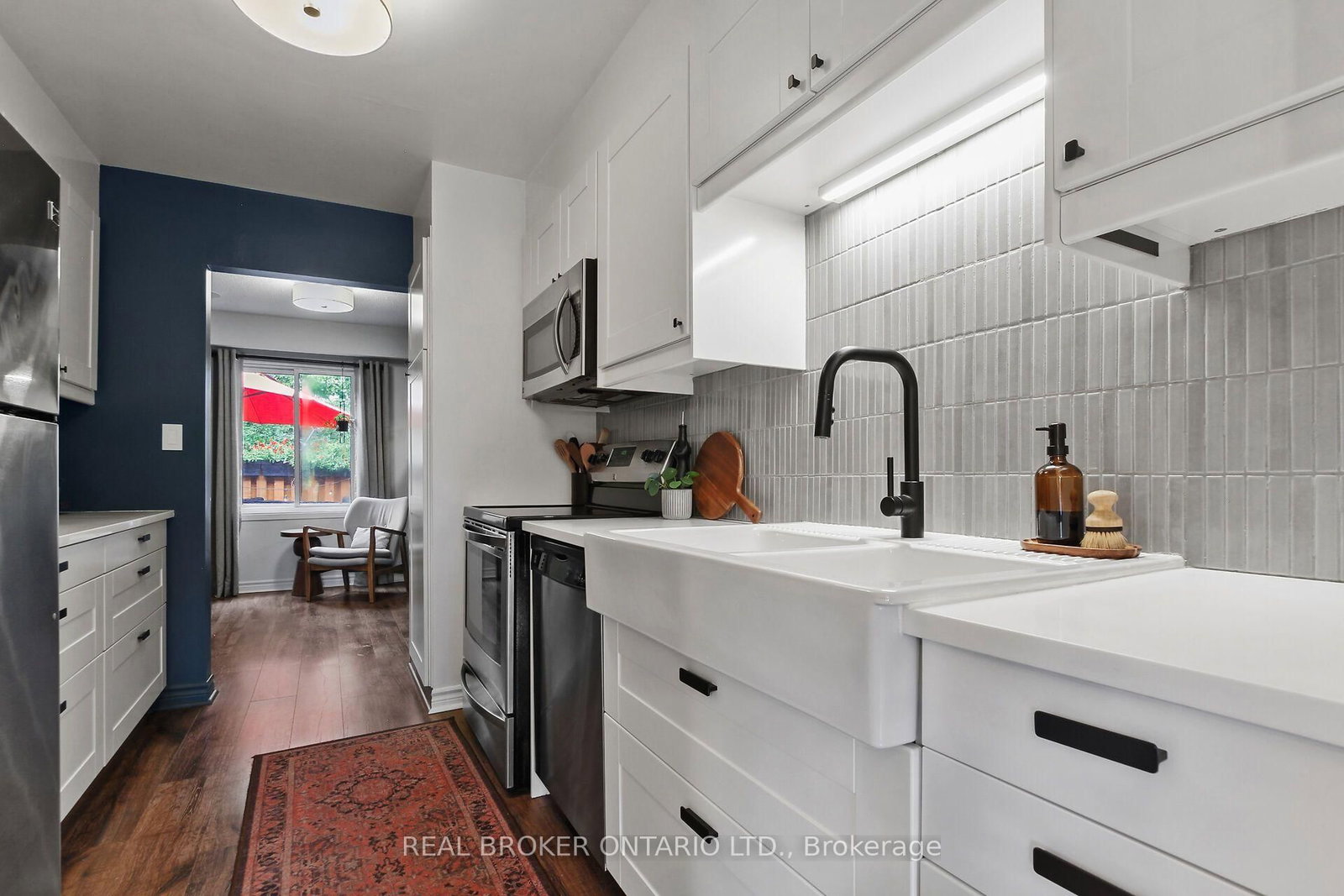 1807 Axminster Court • Ottawa, ON photo 9