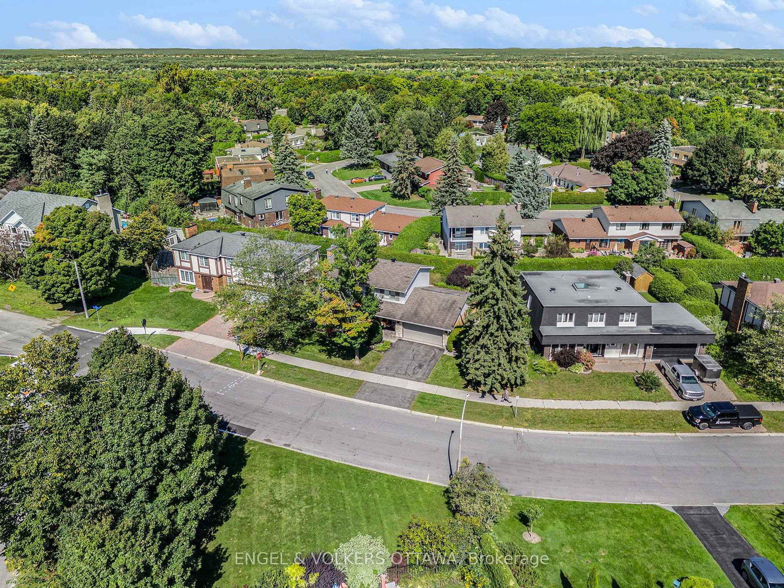 1941 Naskapi Drive • Ottawa, ON photo 5