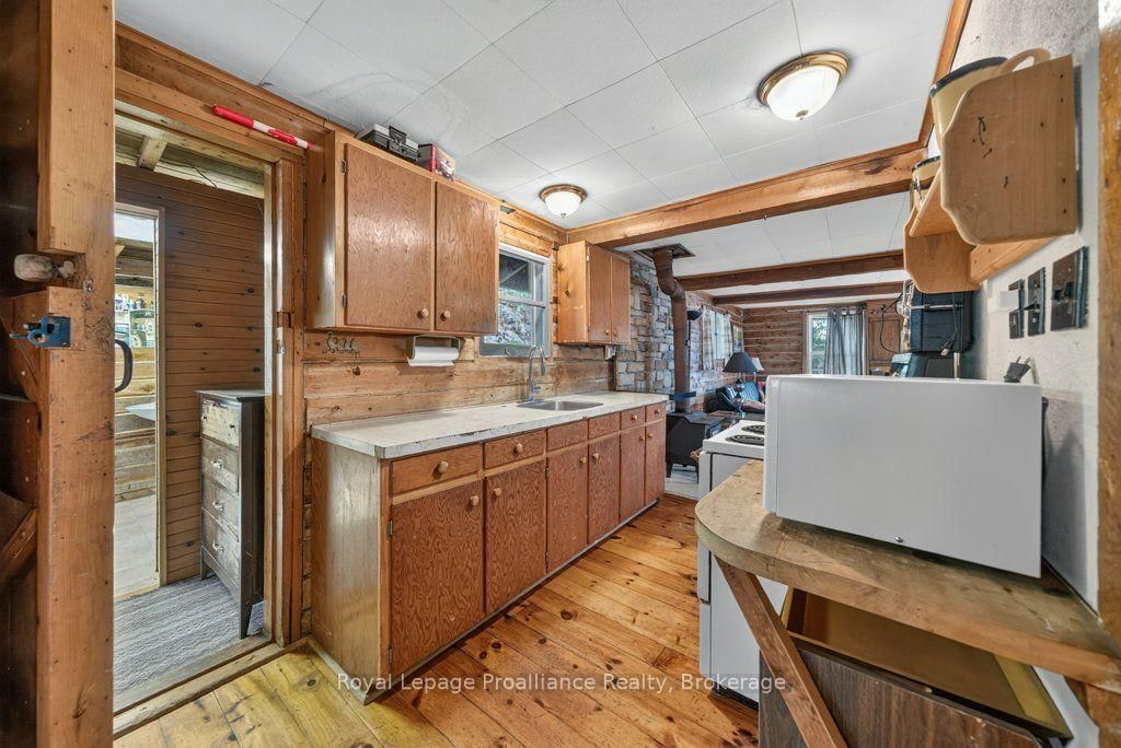 125 Mazinaw Lake Boat Access • Cloyne, ON photo 12