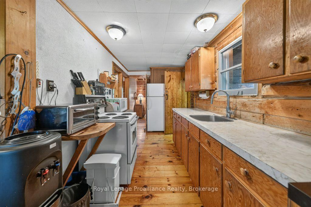 125 Mazinaw Lake Boat Access • Cloyne, ON photo 27