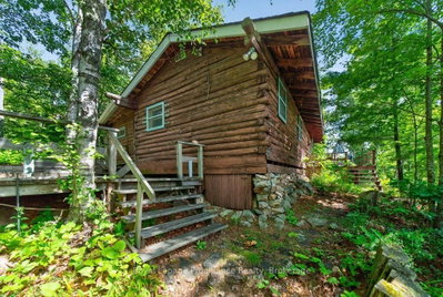 125 Mazinaw Lake Boat Access • Cloyne, ON photo 5