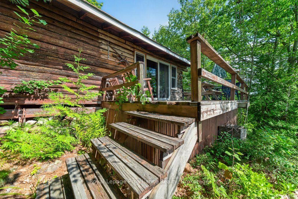 125 Mazinaw Lake Boat Access • Cloyne, ON photo 6
