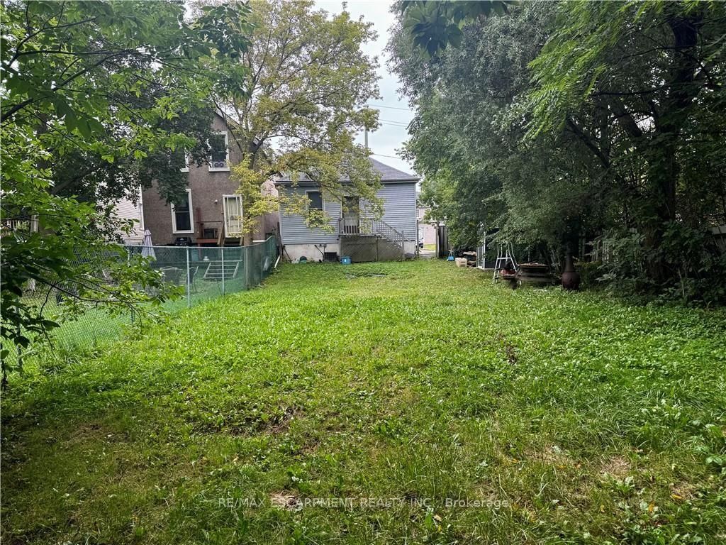 28 Brantdale Avenue • Hamilton, ON photo 13