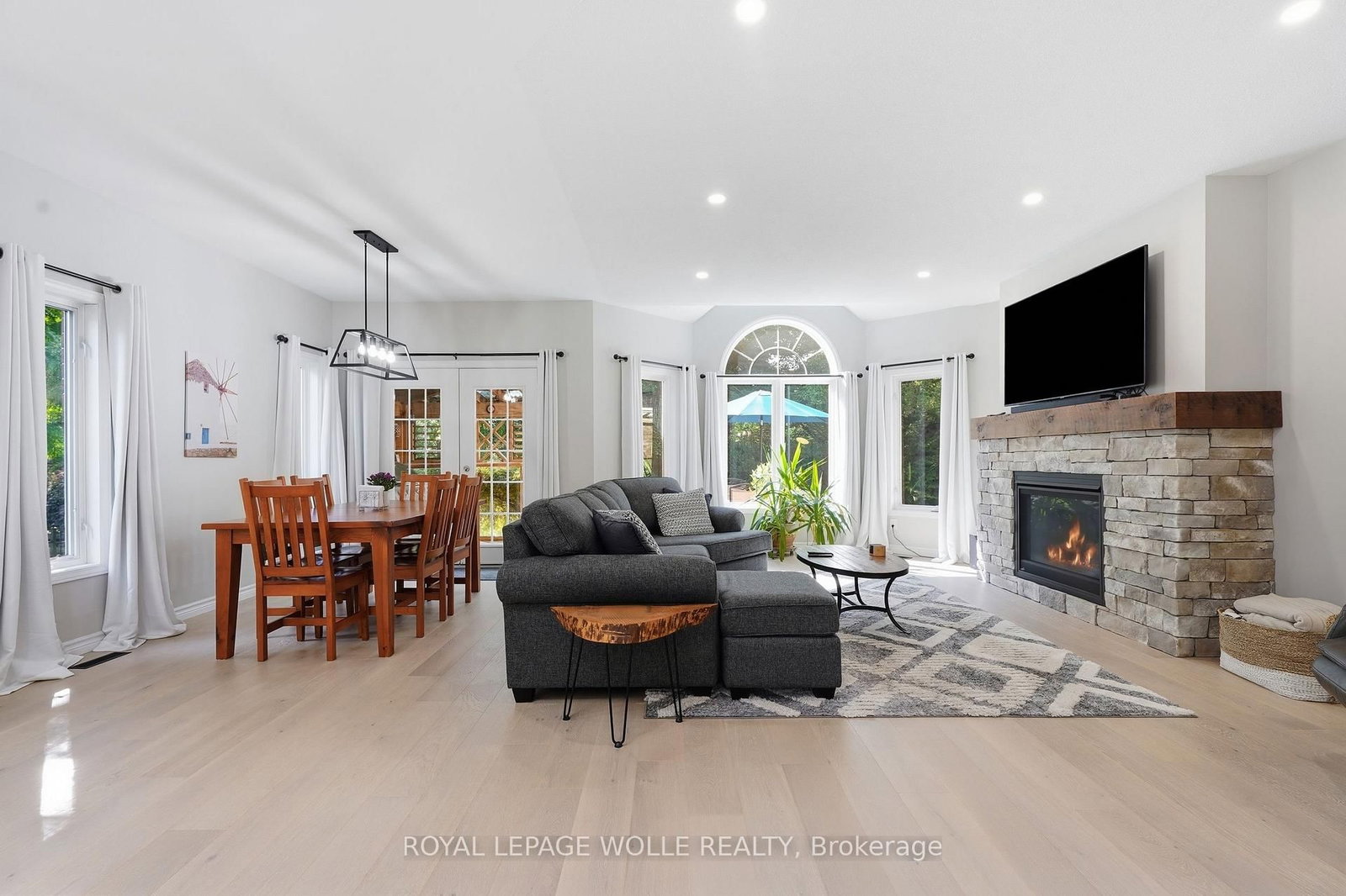 51 Autumn Ridge Trail • Kitchener, ON photo 6