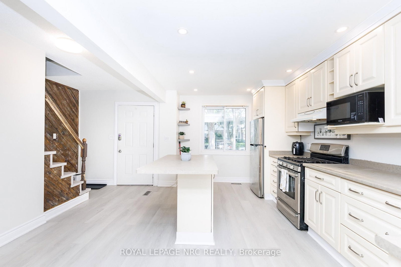 6562 HARMONY Avenue • Niagara Falls, ON photo 5