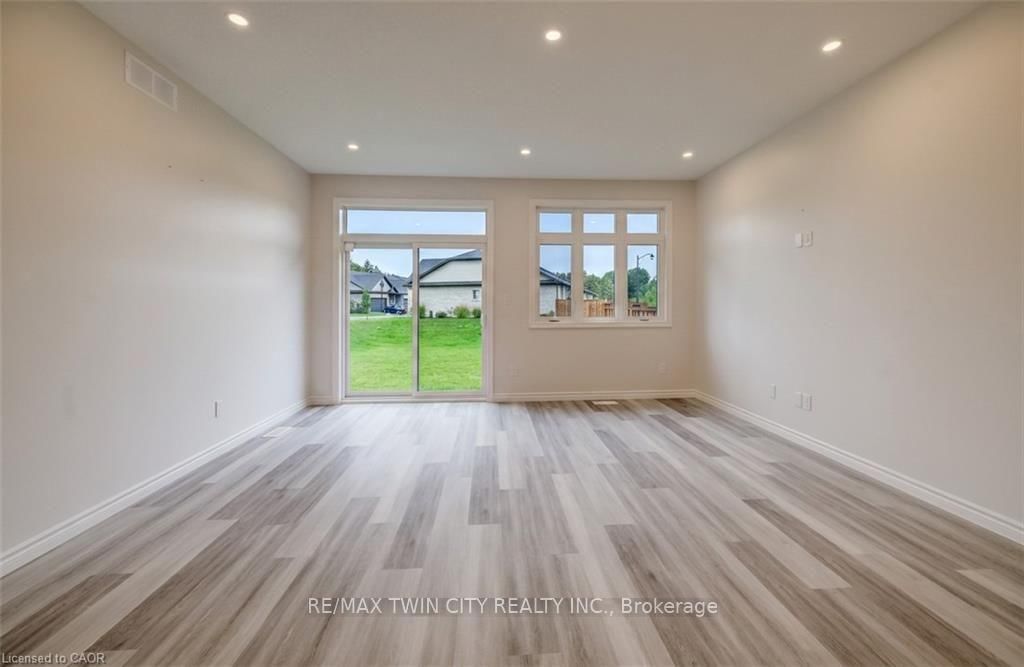 48 MAIN Street E • East Zorra-Tavistock, ON photo 11