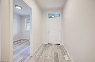 48 MAIN Street E • East Zorra-Tavistock, ON photo 6