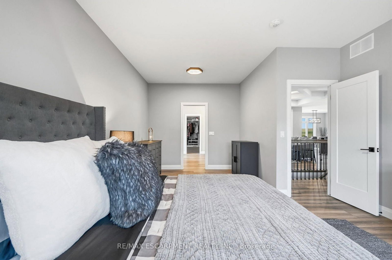 14 Hudson Drive • Brantford, ON photo 12
