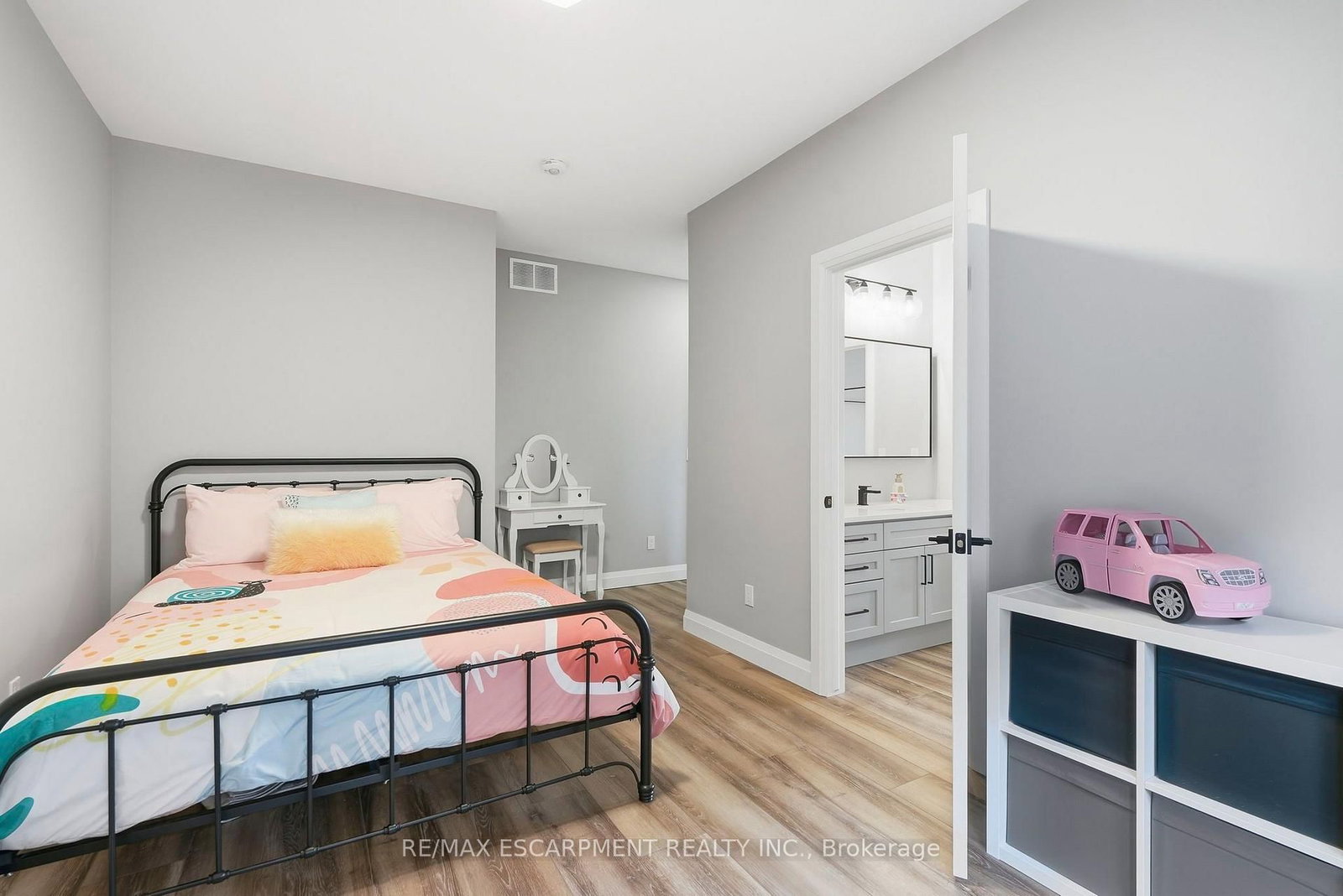 14 Hudson Drive • Brantford, ON photo 19