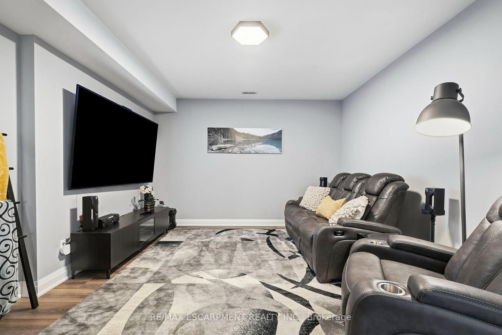 14 Hudson Drive • Brantford, ON photo 39