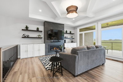 14 Hudson Drive • Brantford, ON photo 4