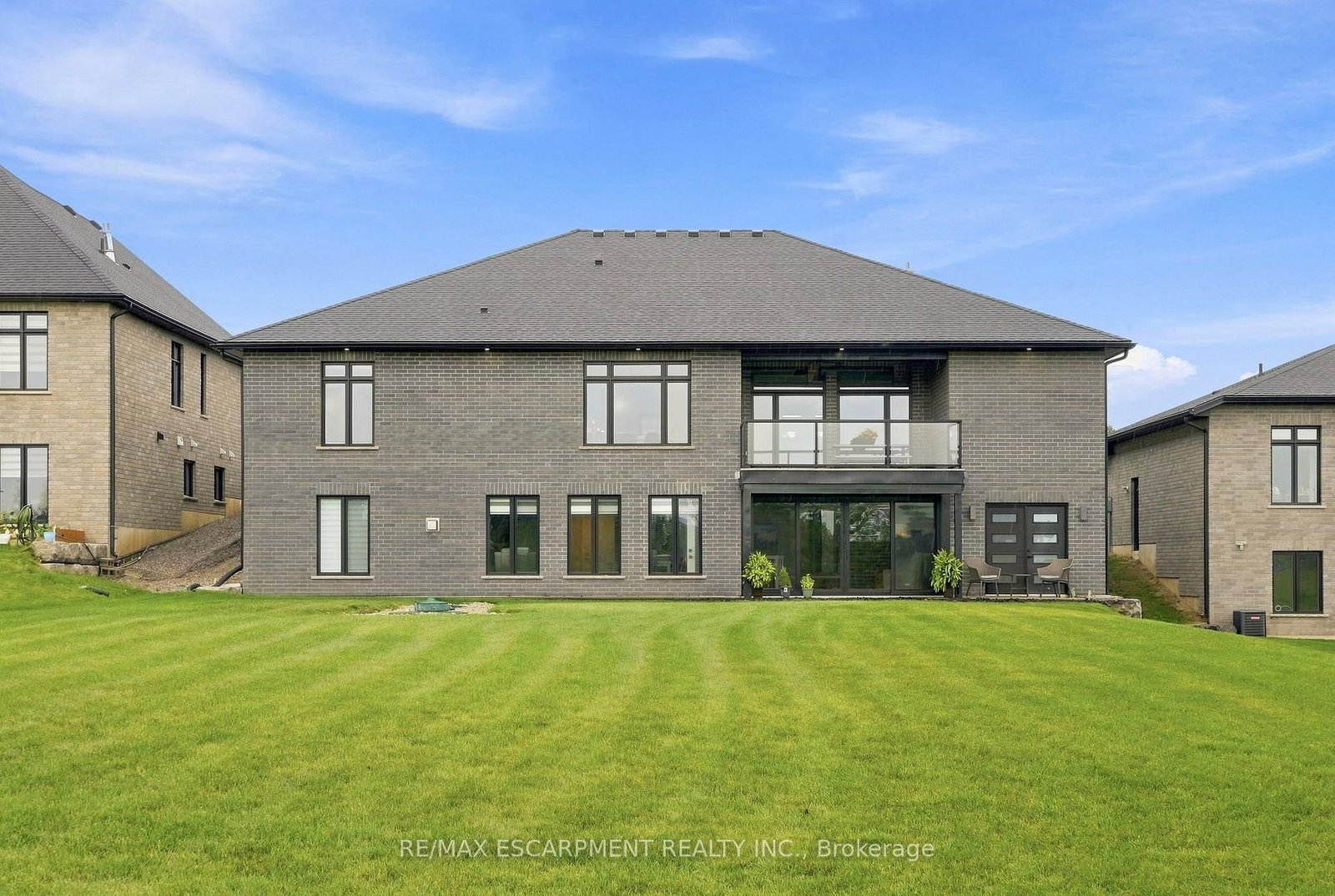 14 Hudson Drive • Brantford, ON photo 43