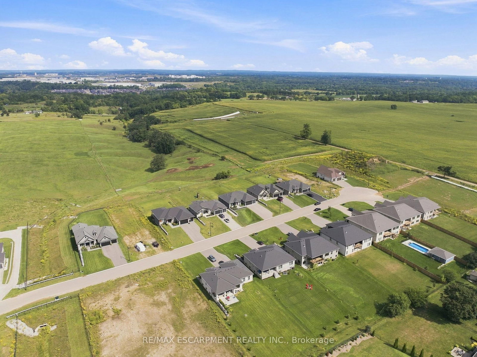 14 Hudson Drive • Brantford, ON photo 45