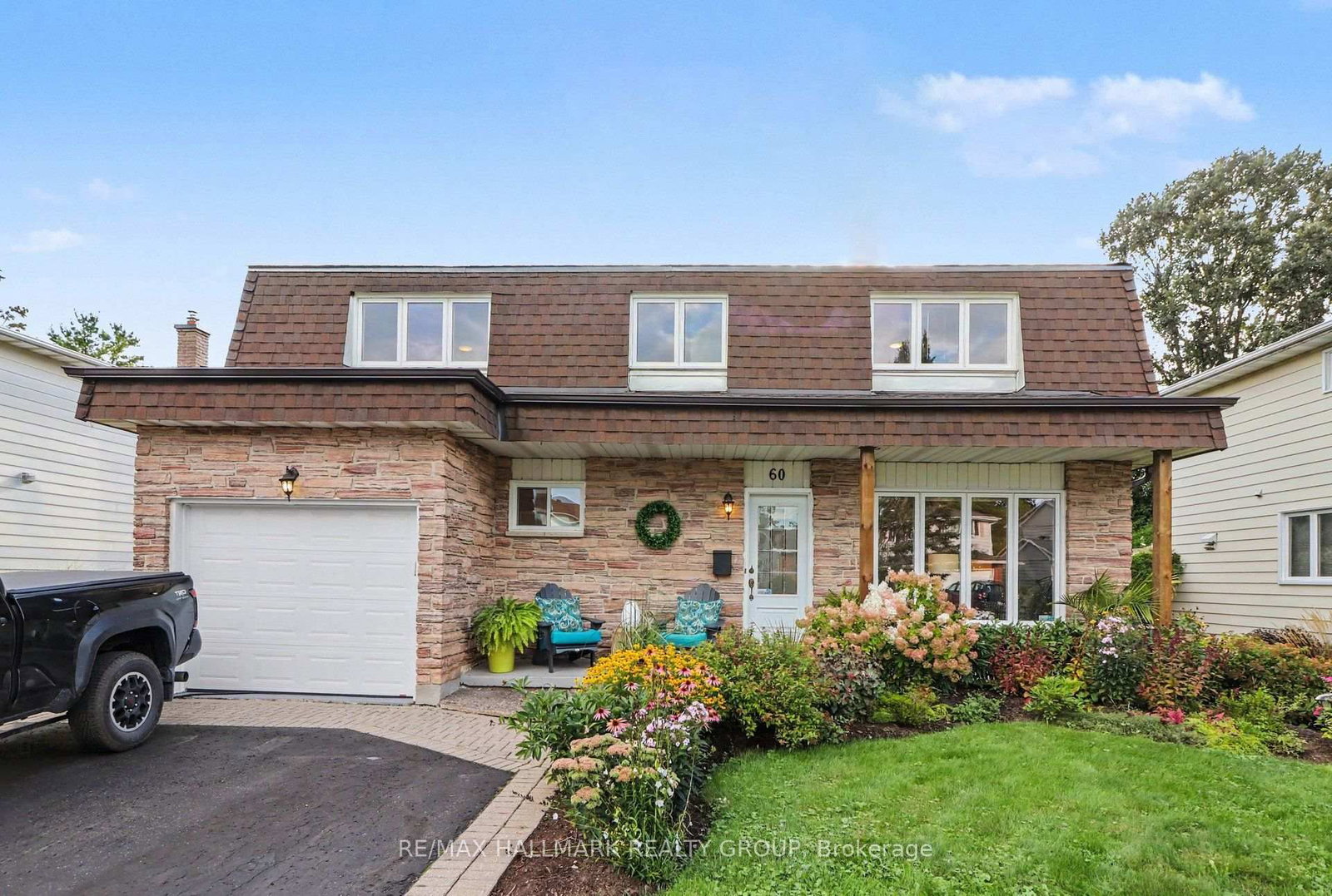 60 Woodburn Drive • Ottawa, ON photo 1