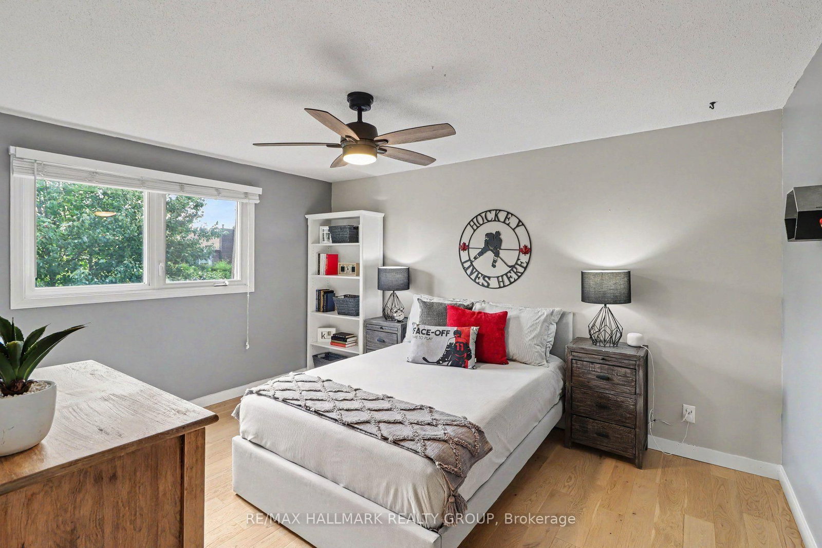 60 Woodburn Drive • Ottawa, ON photo 20