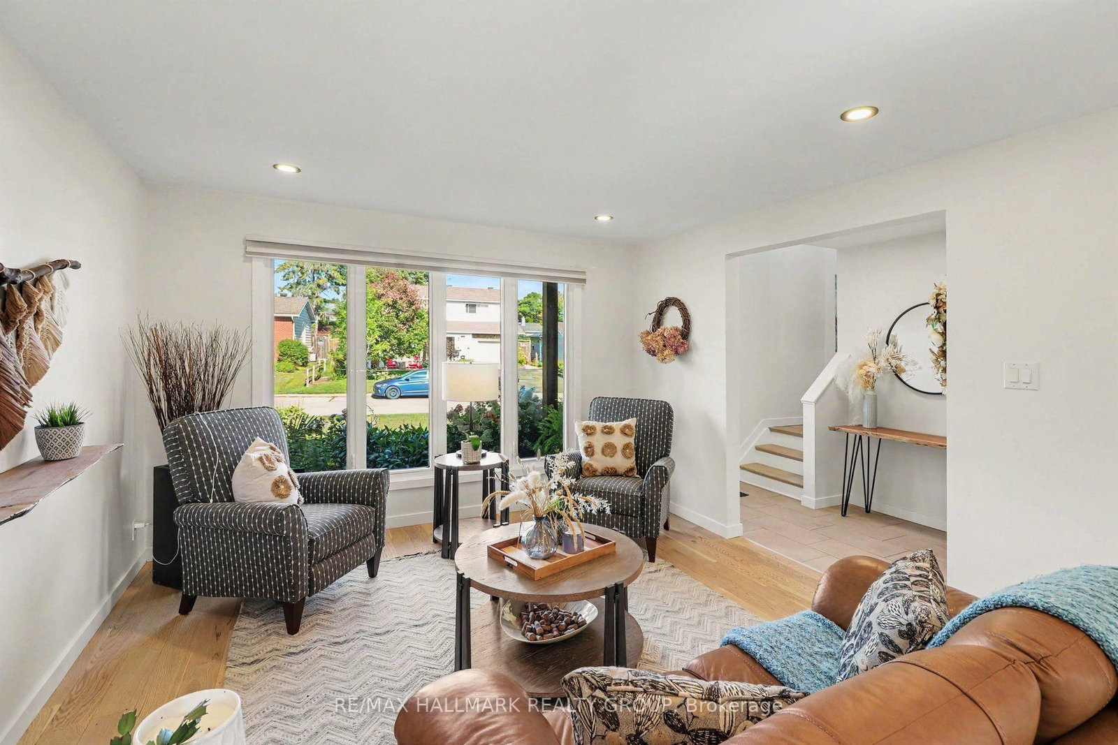 60 Woodburn Drive • Ottawa, ON photo 5