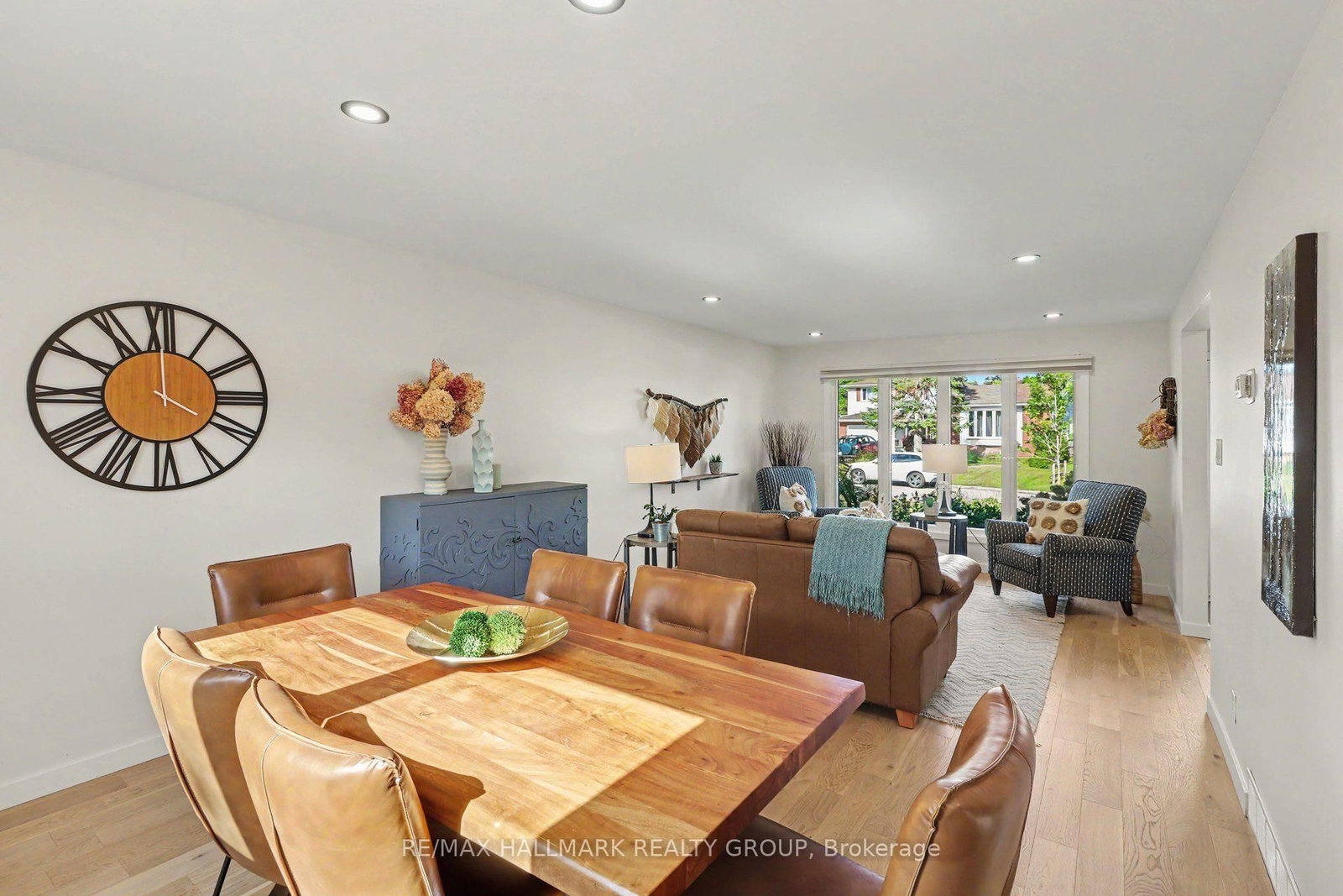 60 Woodburn Drive • Ottawa, ON photo 9