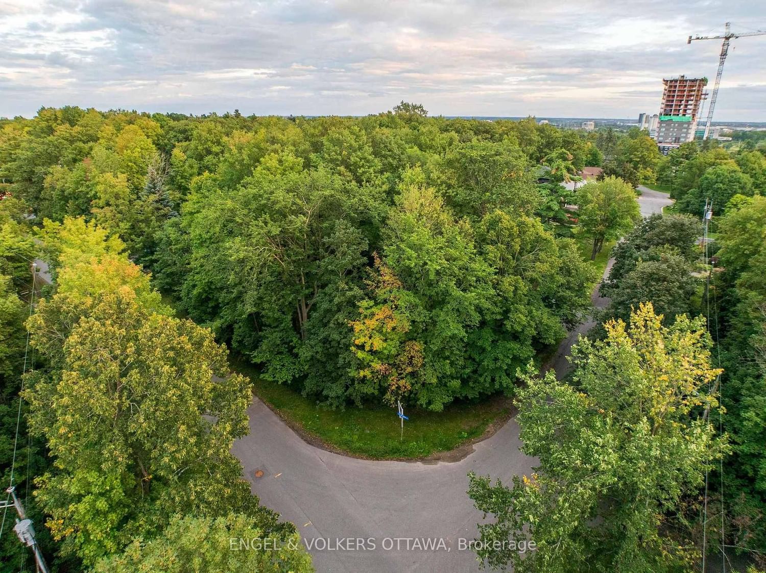 8 Davidson Drive • Ottawa, ON photo 3