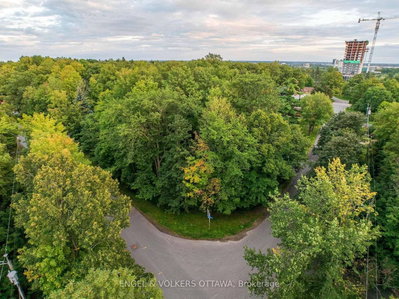 8 Davidson Drive • Ottawa, ON photo 3