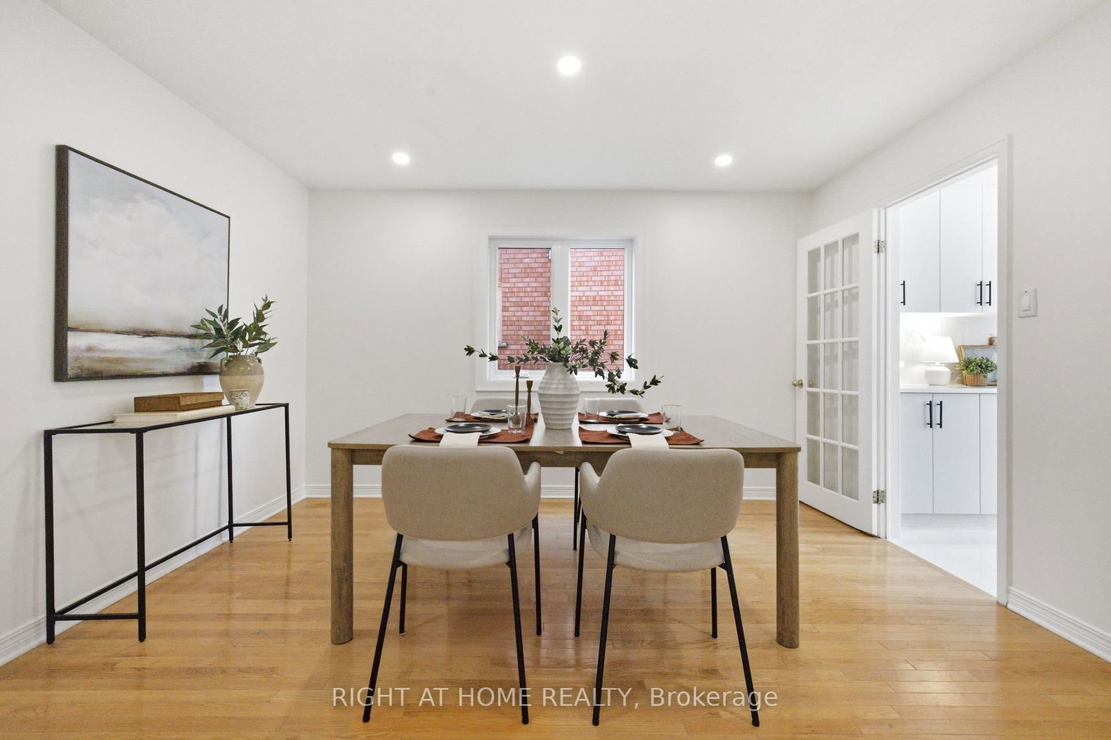 34 Cellini Court • Ottawa, ON photo 8