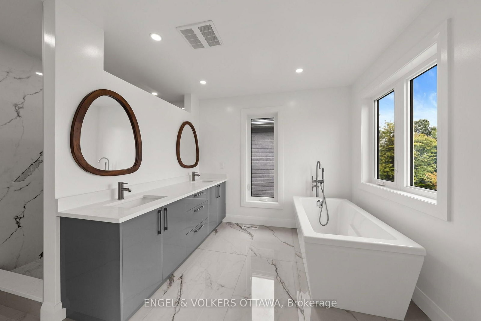 6933 Notre Dame Street • Ottawa, ON photo 22