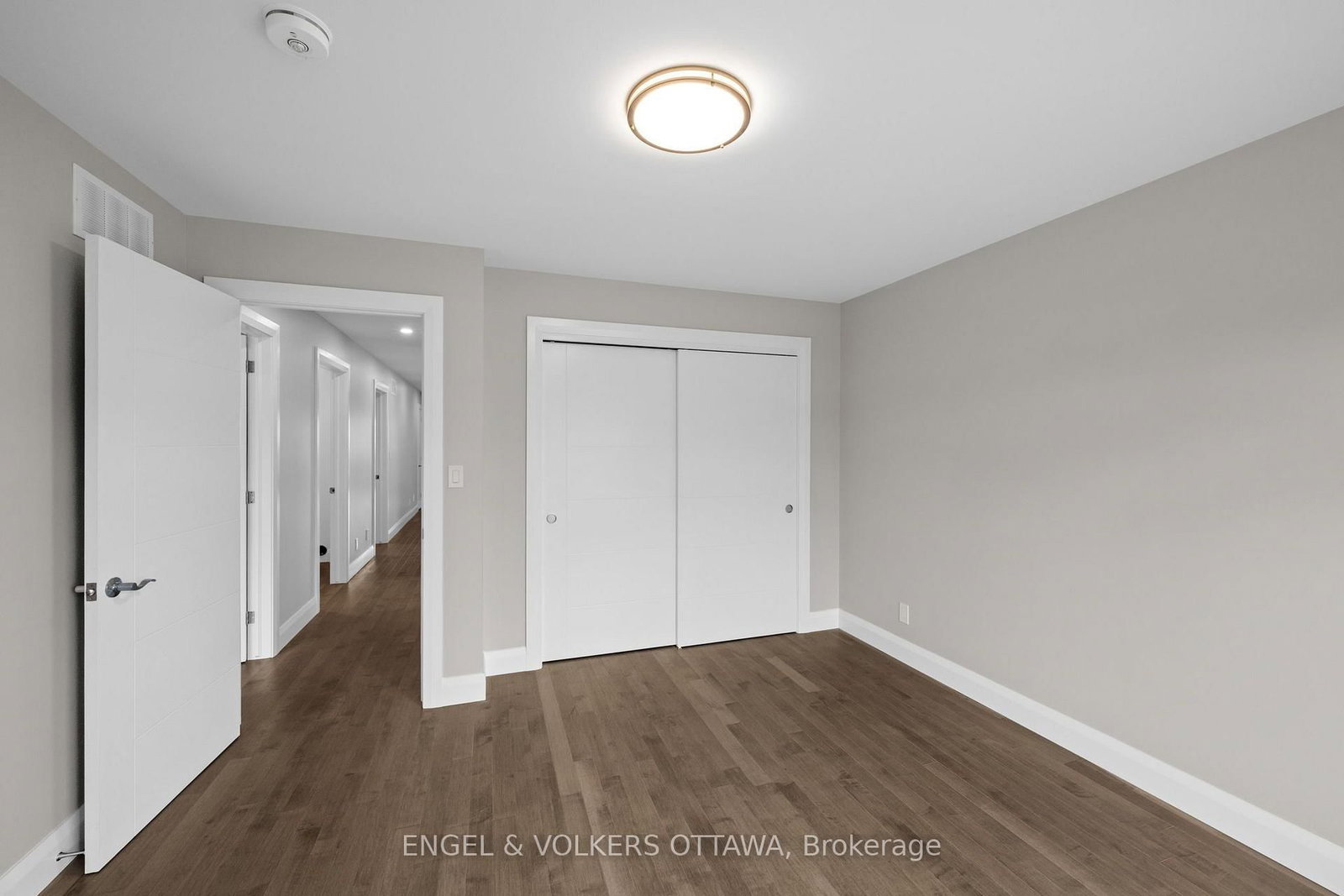 6933 Notre Dame Street • Ottawa, ON photo 29