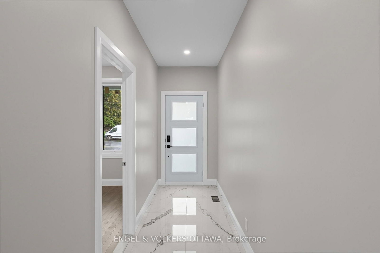 6933 Notre Dame Street • Ottawa, ON photo 3