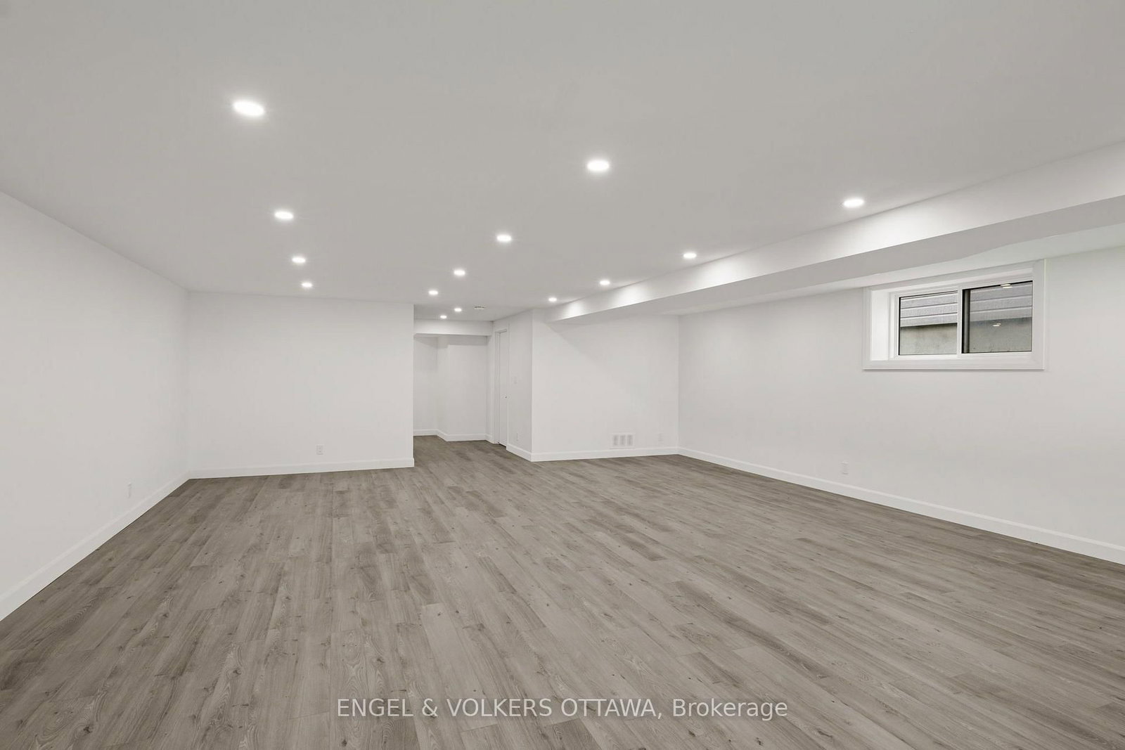 6933 Notre Dame Street • Ottawa, ON photo 37
