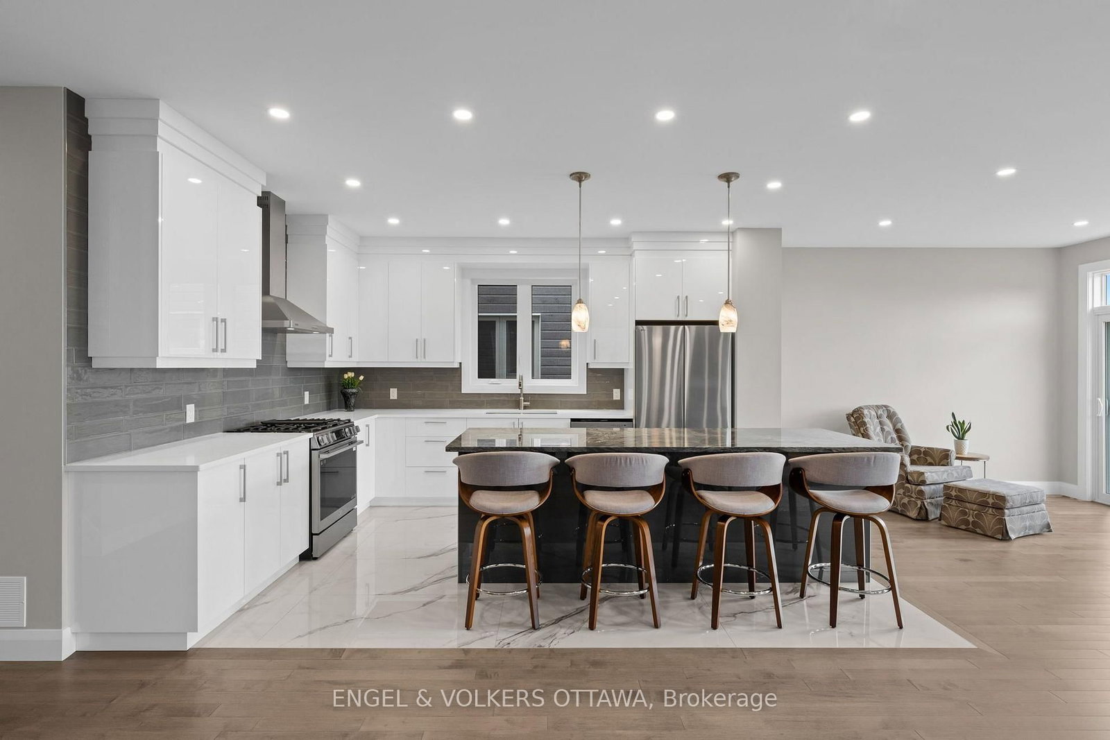 6933 Notre Dame Street • Ottawa, ON photo 8