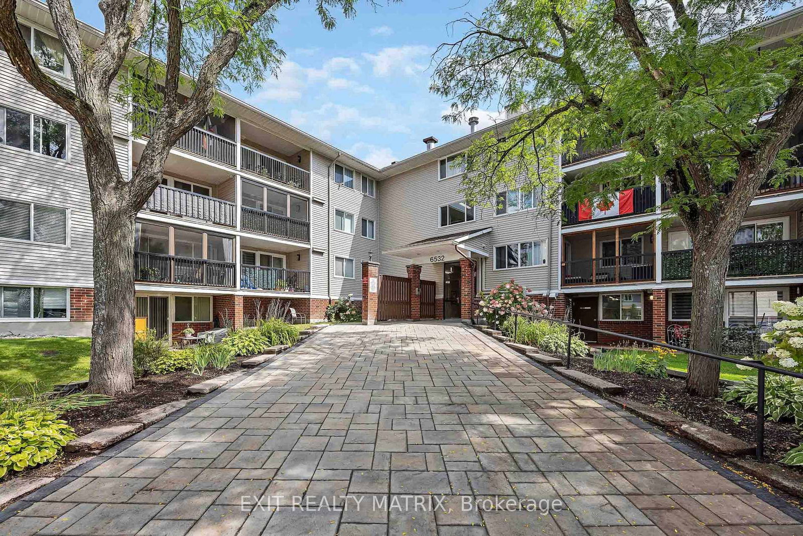 Front view of 206-6532 Bilberry Drive, Ottawa
