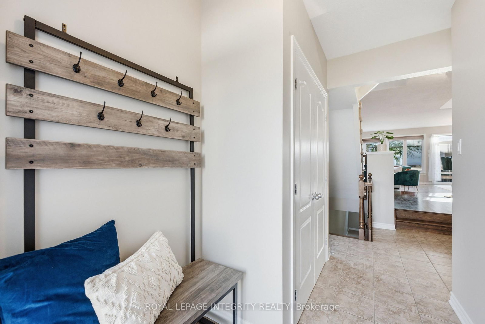 661 Willowmere Way • Ottawa, ON photo 3