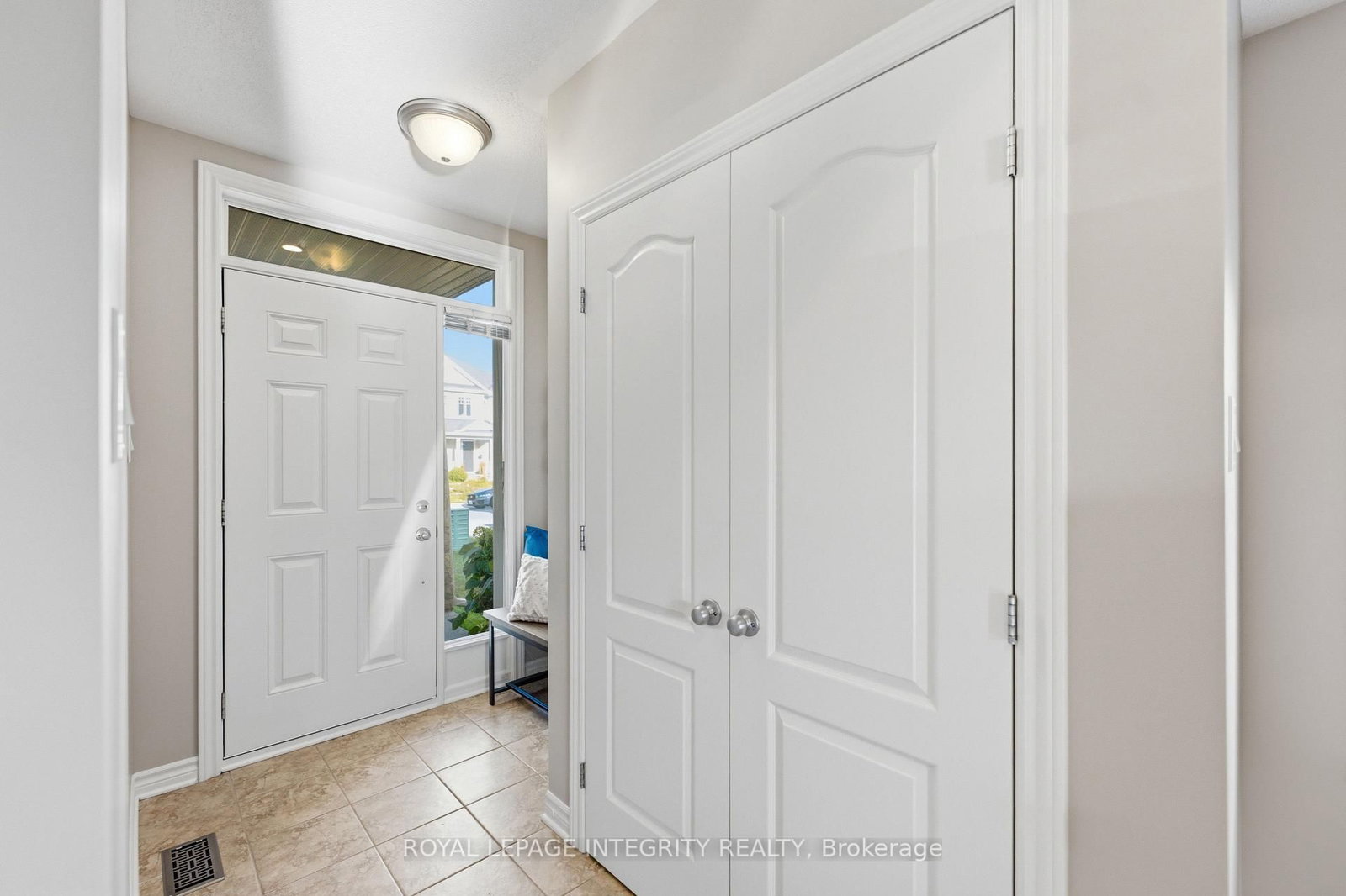 661 Willowmere Way • Ottawa, ON photo 4