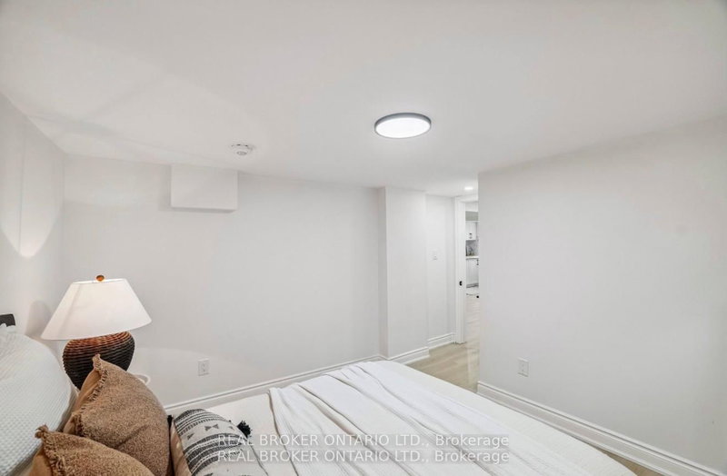 Lower Level Unit - 220 Holmesdale Avenue