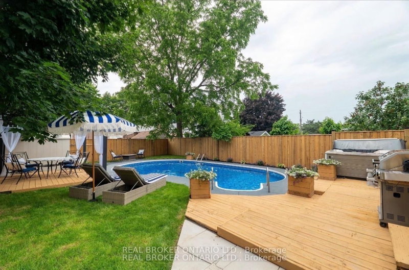 Lower Level Unit - 220 Holmesdale Avenue