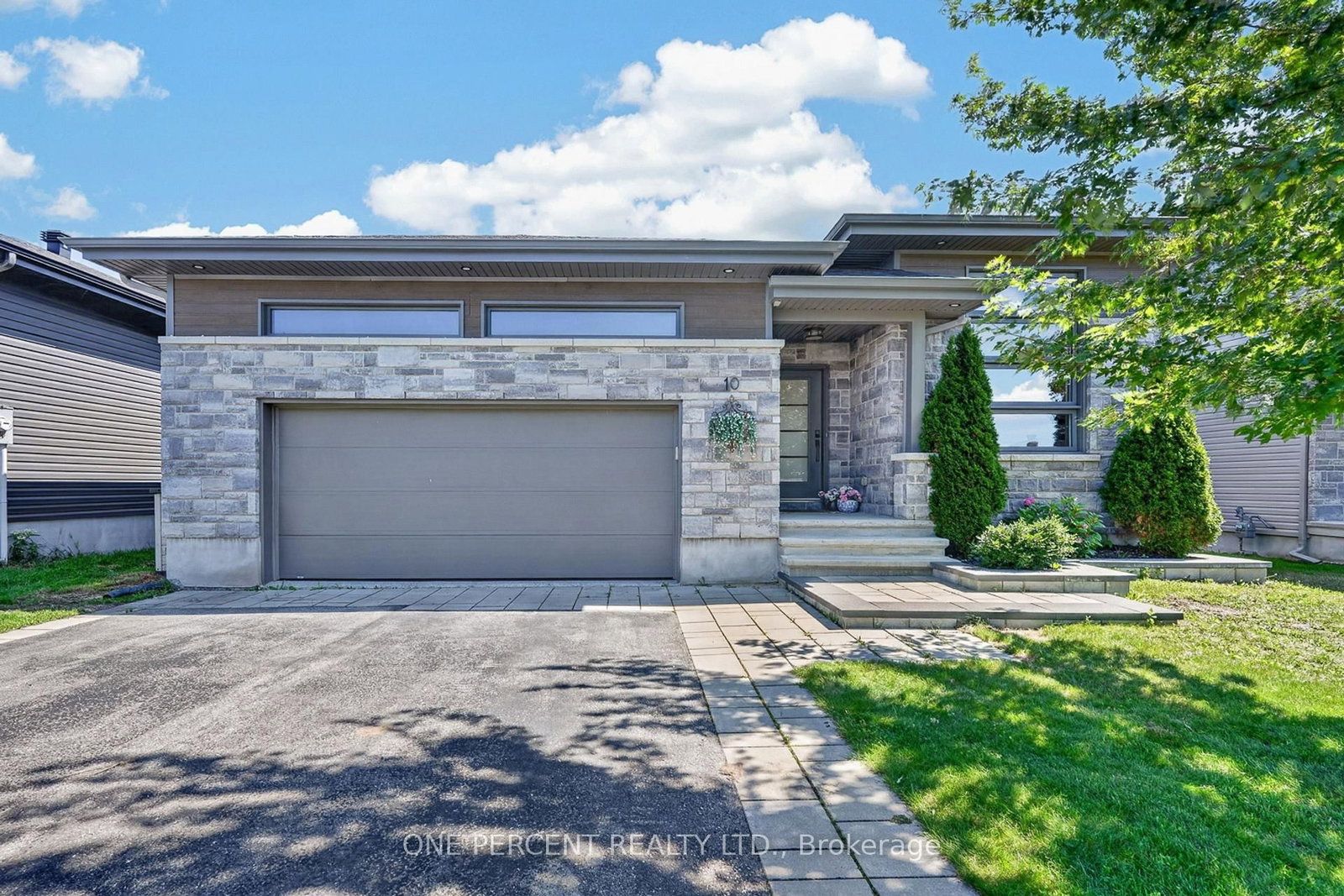10 Granite Street • Clarence-Rockland, ON photo 1