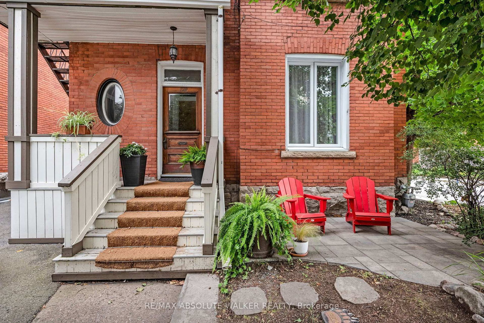 120 Strathcona Avenue • Ottawa, ON photo 1