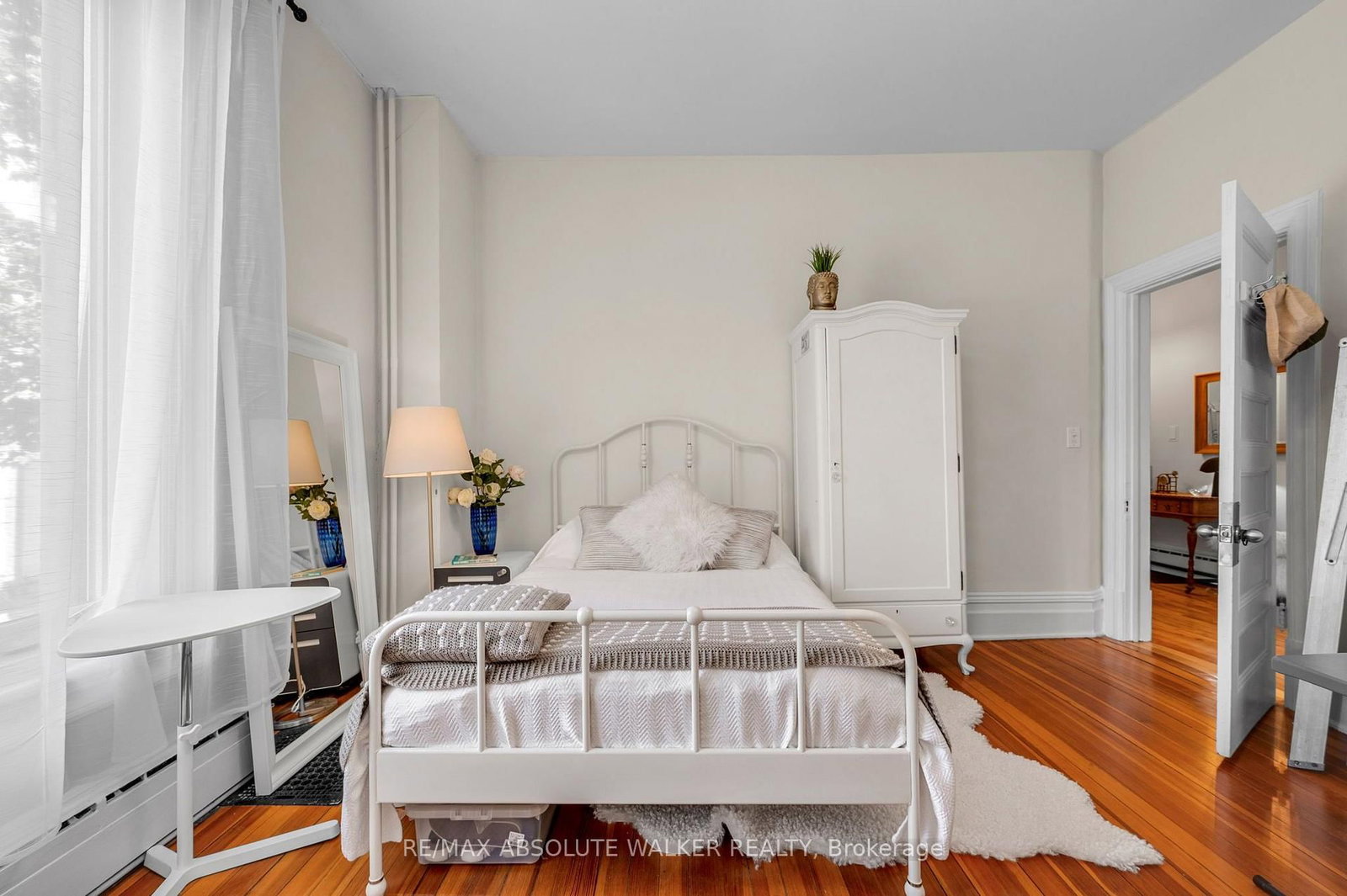 120 Strathcona Avenue • Ottawa, ON photo 3