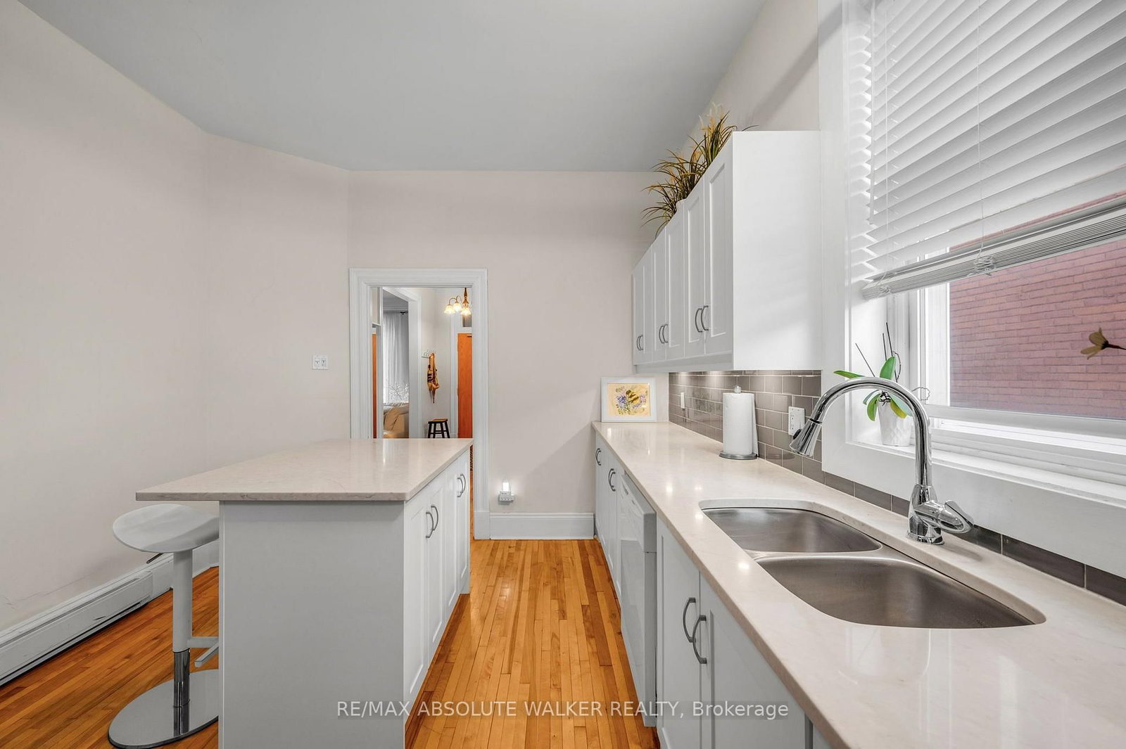 120 Strathcona Avenue • Ottawa, ON photo 4